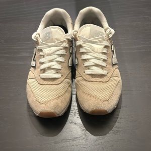 New Balance 996 Wonens Sneakers in Suede